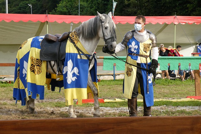 世界杯小组赛抽签出炉，各组形势复杂，韩国、意大利、巴西等队有望晋级，美国、土耳其等队面临挑战。
