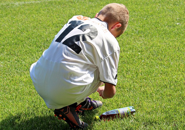 队友为他让球点，暖心瞬间